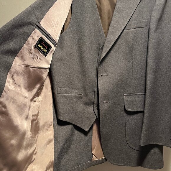 Men's Suit Jacket and Vest - Picture 5 of 6